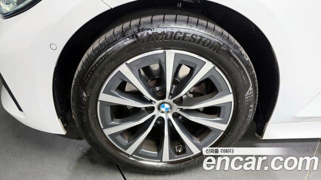 بي إم دبليو 3 (G20) 320i