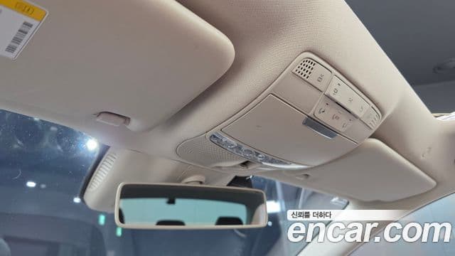 مرسيدس E- W213 E200